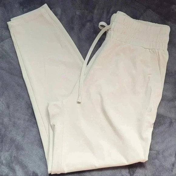 SAVVI Women’s Street Joggers, size medium, Light Cream Color - Picture 1 of 7